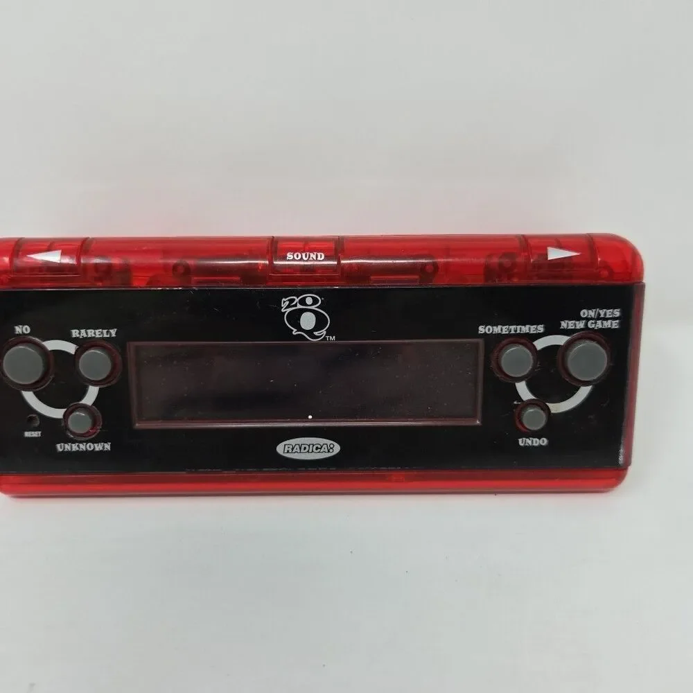 Radica Electronic Hand Held Game - Radica Big Screen 20Q Deluxe Red -TESTED WORK
